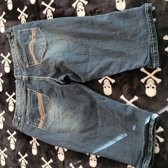 Creative Looks denim capri jeans - Picture 1 of 5